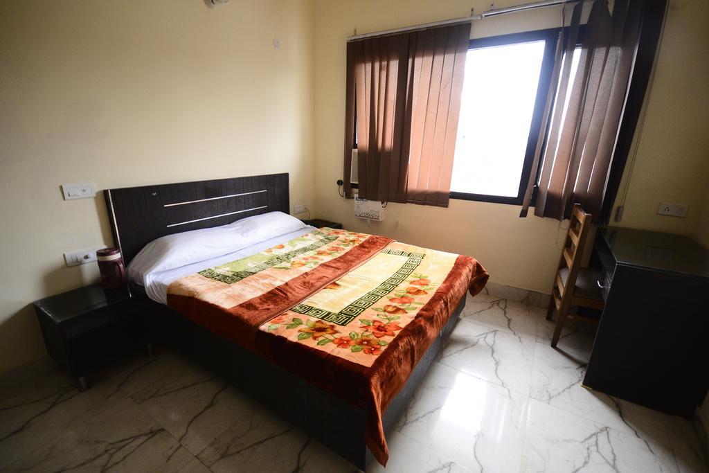 Hotel Mehra Inn Amritsar Rum bild