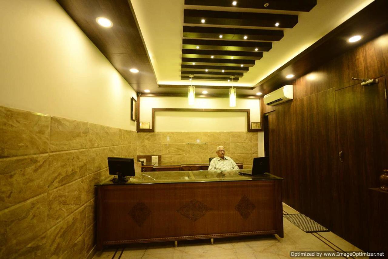 Hotel Mehra Inn Amritsar Exteriör bild