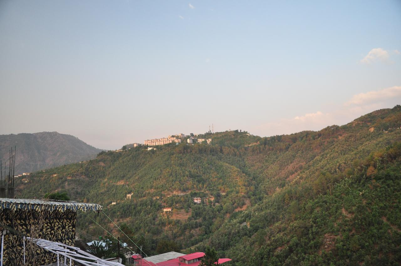 Hotel Mehra Inn Amritsar Exteriör bild