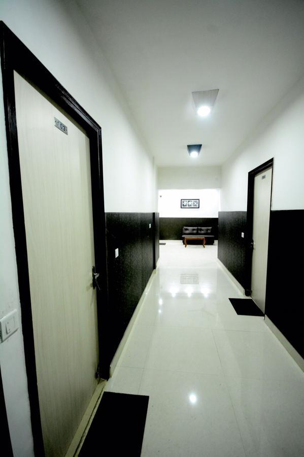 Hotel Mehra Inn Amritsar Exteriör bild